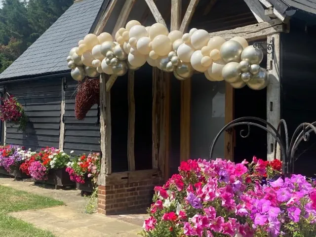 Garlands balloon display