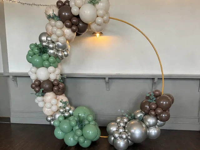 Balloon Hoop balloon display
